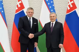 Переговоры Шавката Мирзиёева и Роберта Фицо о сотрудничестве