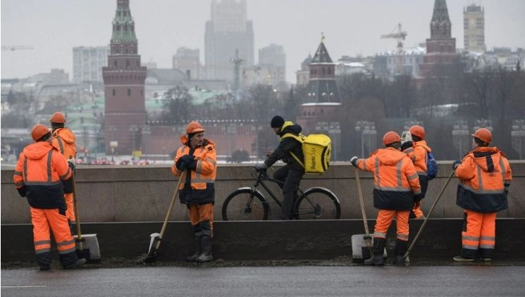 Rossiya muhojirlarga ishlash uchun ruxsatnomalar berish qoidalarini kuchaytirishni rejalashtirmoqda