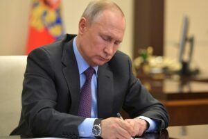Новый закон: лишение гражданства РФ теперь грозит за преступления против детей, терроризм и угрозу безопасности
