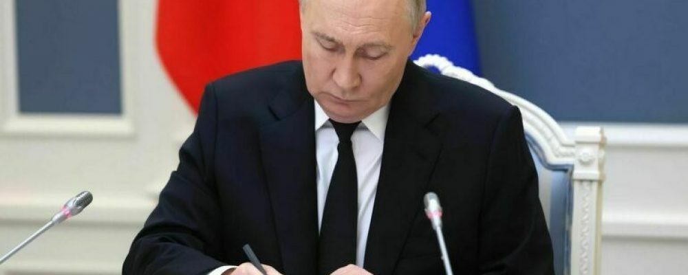 2025 йил сентябридан мигрантлар учун бож тўловлари кўтарилади — Путин қарори