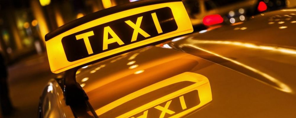 Санкт-Петербург отказался от запрета на мигрантов в такси и доставке из-за нехватки водителей