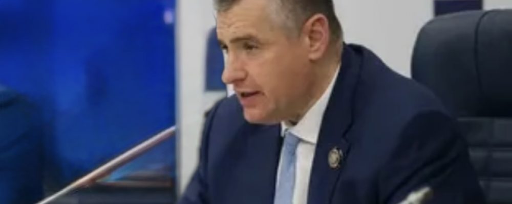 Слуцкий предложил ограничить въезд семей мигрантов в Россию
