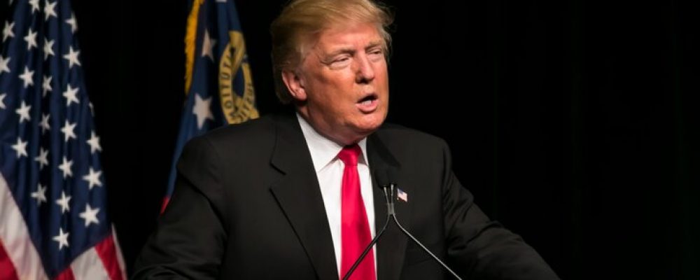 Трамп — Европе: "Остановите вторжение мигрантов"