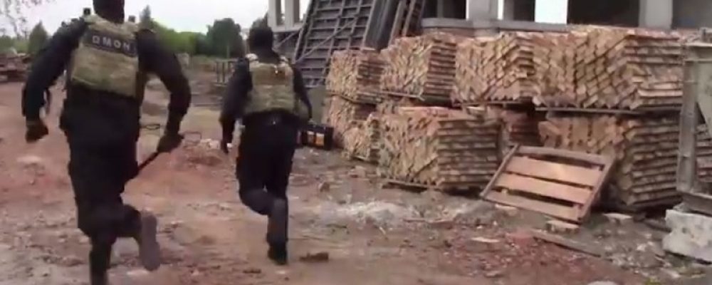 Полицейские устроили облаву на мигрантов в Омской области