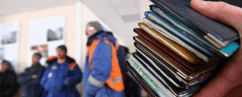Кабмин резко сократил квоту на временное проживание мигрантов